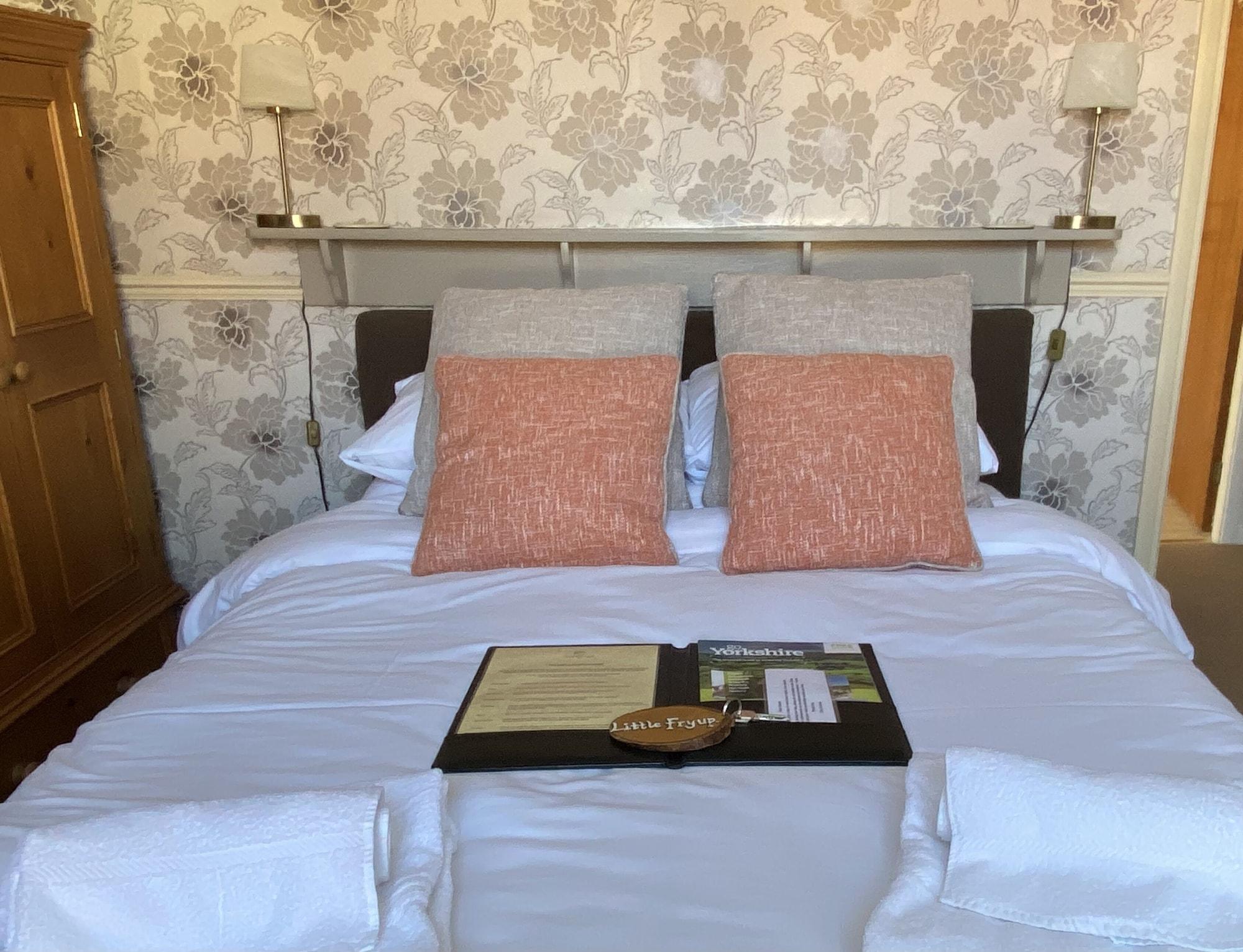 พลัมตัน คอร์ท Hotel Nawton ภายนอก รูปภาพ